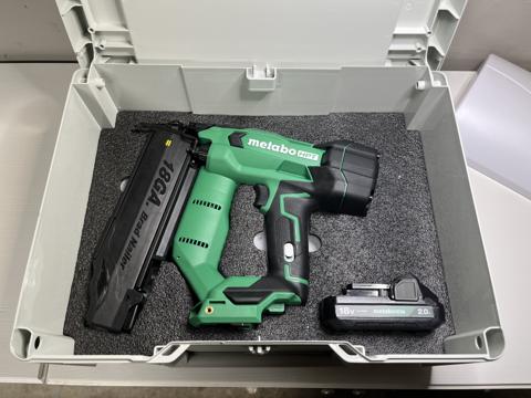 Metabo Brad Nailer in Lid Compartment M