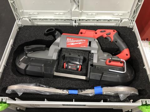 Milwaukee Band Saw in MAXI