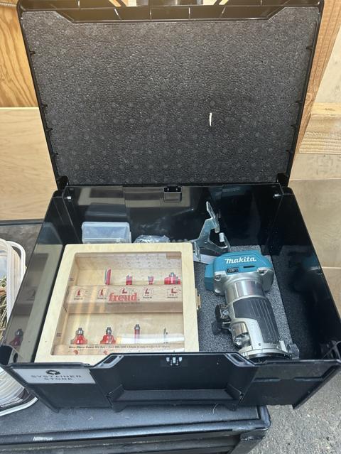 Sys3 M 237 Black with Compact Router
