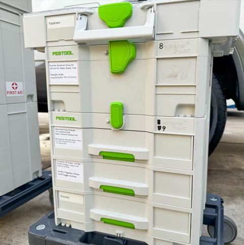 Mobile Workshop Setup for On-Site Installation – photo 7