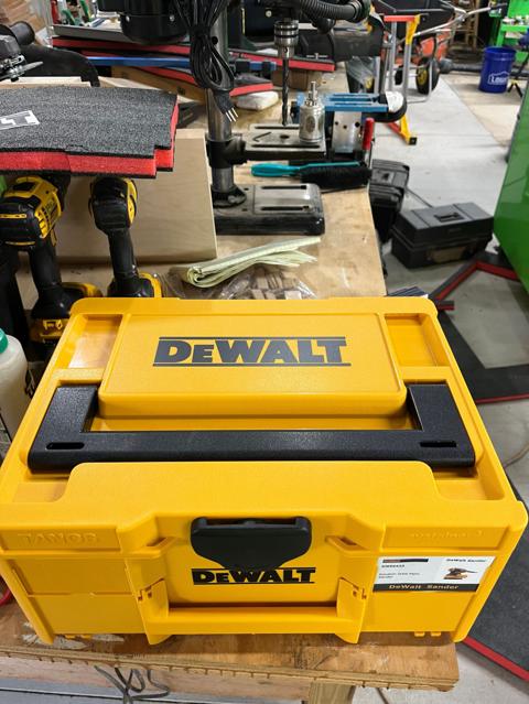 DeWalt M 187 Sander Fitout
