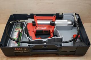 Milwaukee M12 Grease Gun – photo 2
