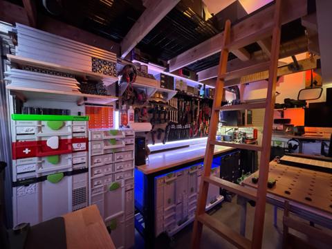 One Small Space. Every Tool in Its Place. – photo 4