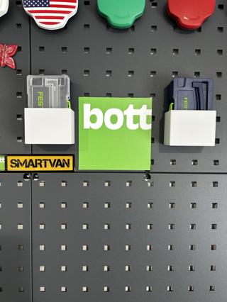 Bott in the Shop